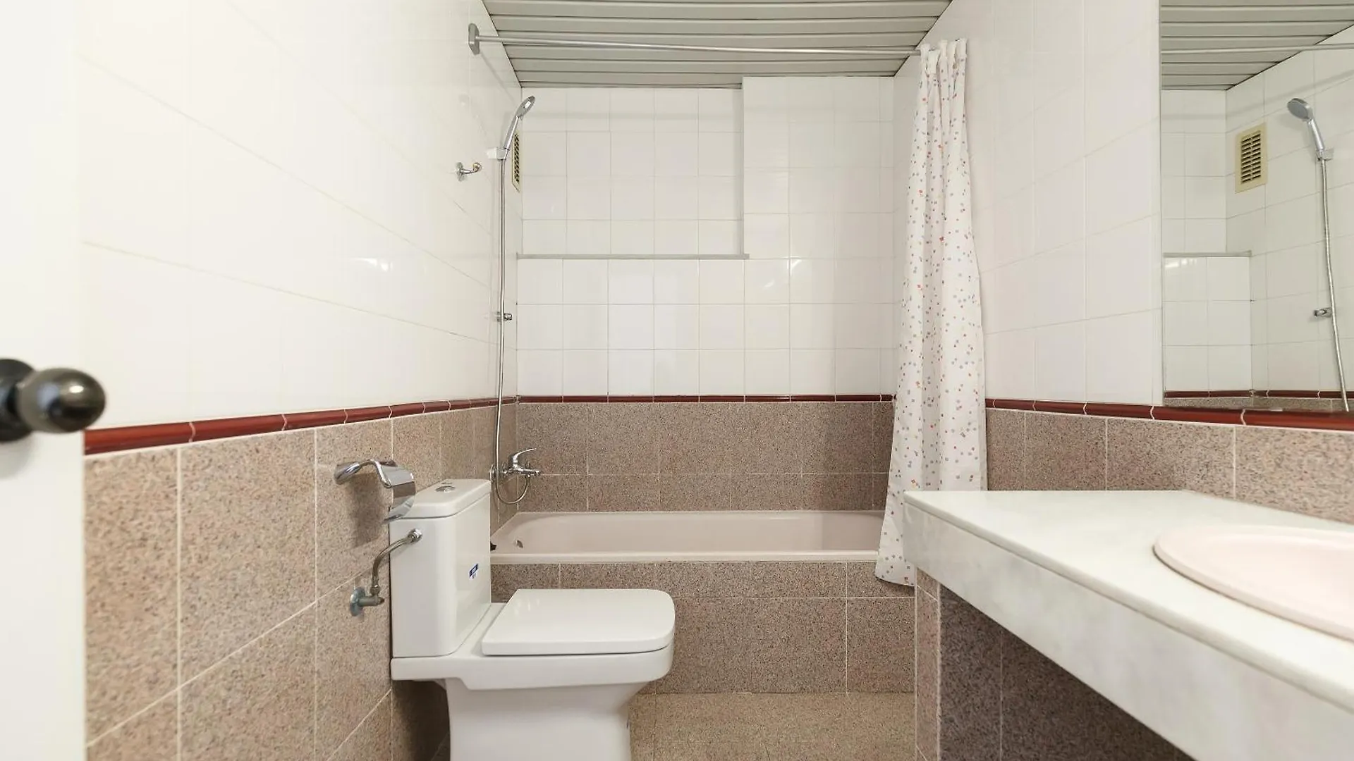 Uhc Montecarlo Niza Apartments Salou