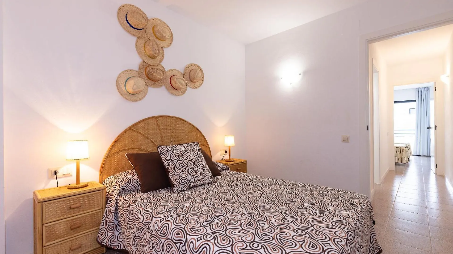 Uhc Montecarlo Niza Apartments Salou