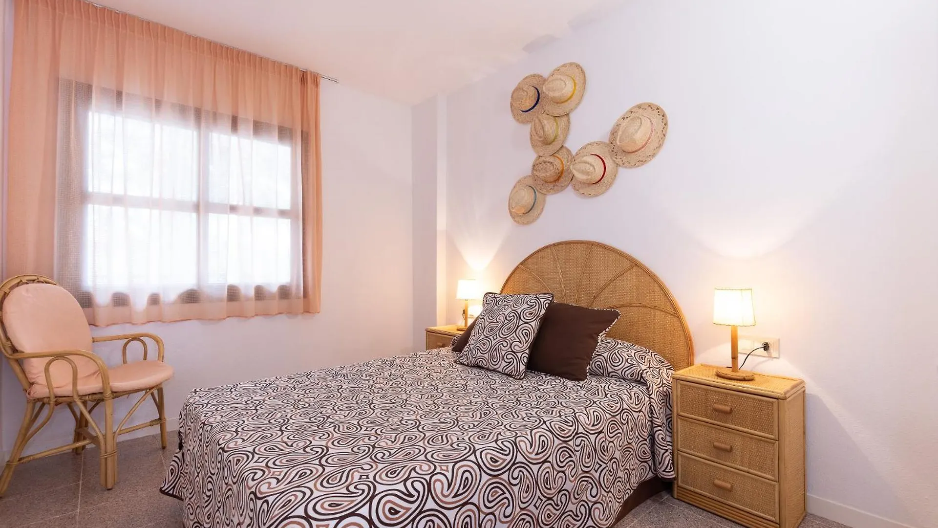 Uhc Montecarlo Niza Apartments Salou