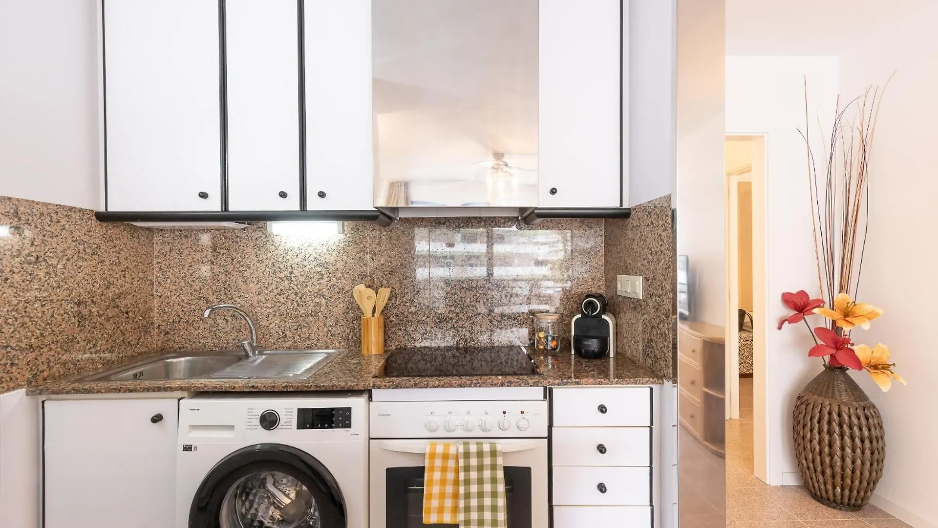 Uhc Montecarlo Niza Apartments Salou
