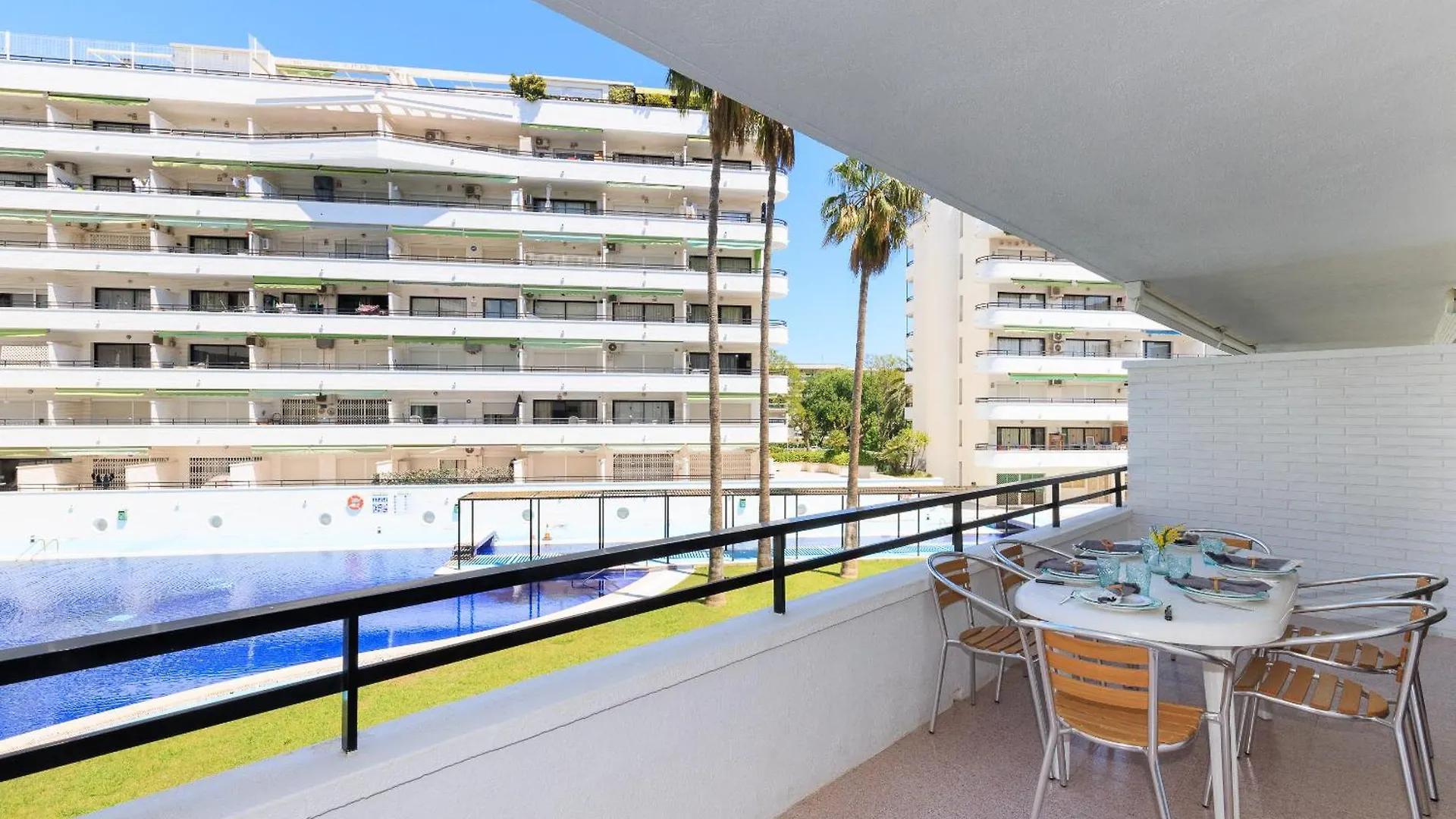 Uhc Montecarlo Niza Apartments Salou