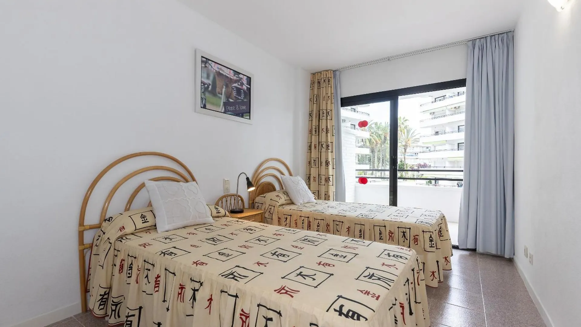 Uhc Montecarlo Niza Apartments سالو 0*,